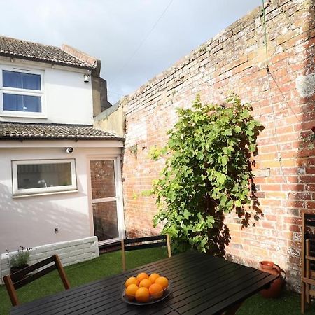 Cute Cottage 4 Mins From Cafes Station And Sea St Leonards-on-Sea Esterno foto