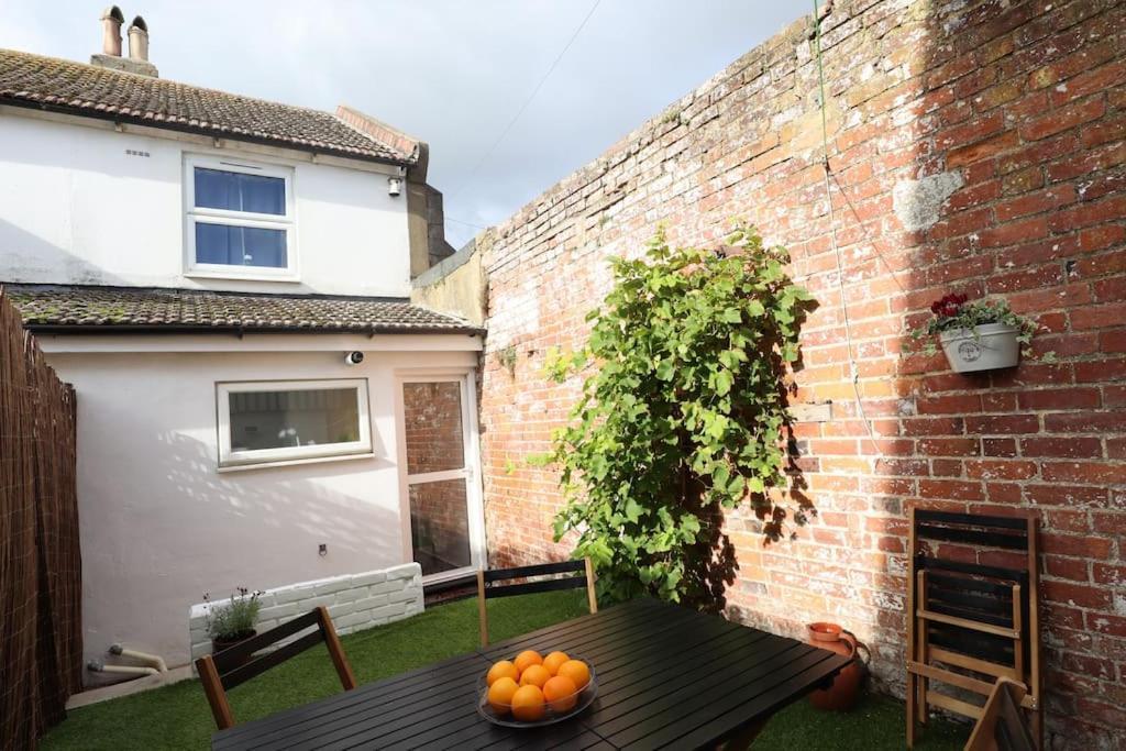 Cute Cottage 4 Mins From Cafes Station And Sea St Leonards-on-Sea Esterno foto