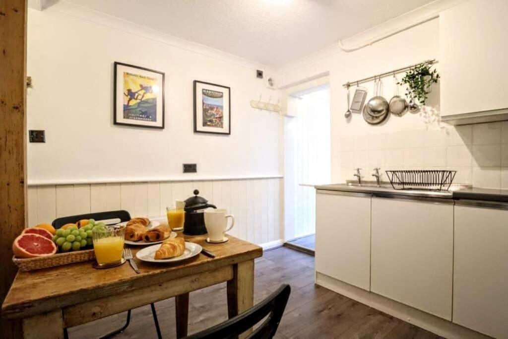 Cute Cottage 4 Mins From Cafes Station And Sea St Leonards-on-Sea Esterno foto