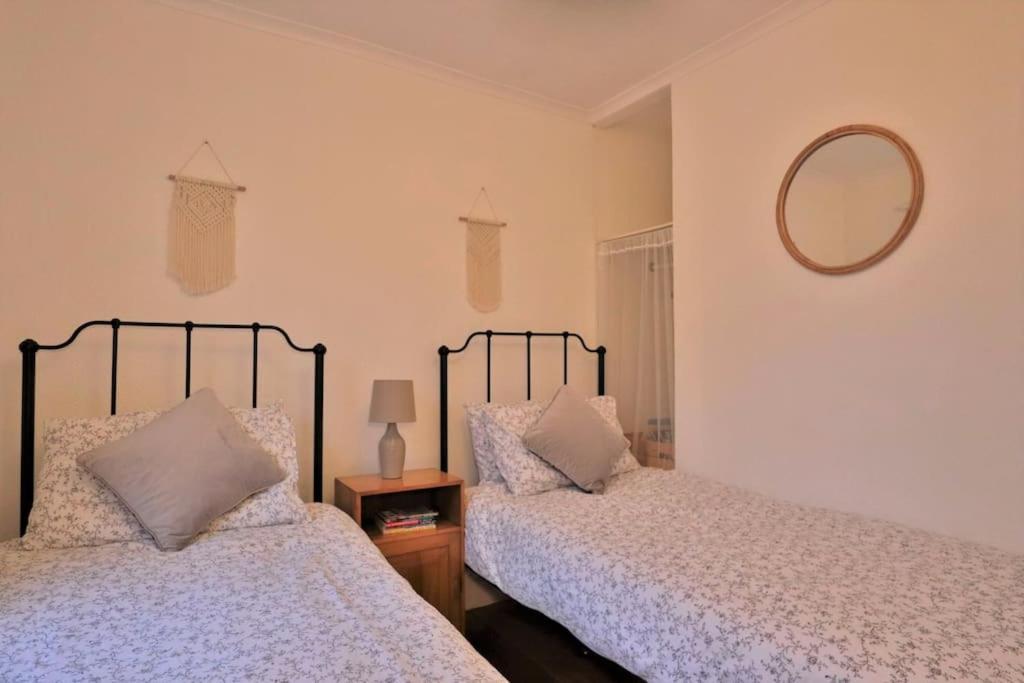 Cute Cottage 4 Mins From Cafes Station And Sea St Leonards-on-Sea Esterno foto